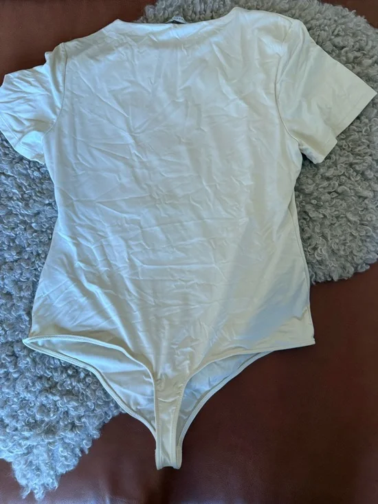 Gianni Bini Cream Short-Sleeve Bodysuit with Crew Neck - Picture 6 of 6